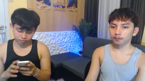 Snapshot of xcigbatecum chatting on 11/12/25, 04:07 Charlie online show from 11/12/25, 04:07