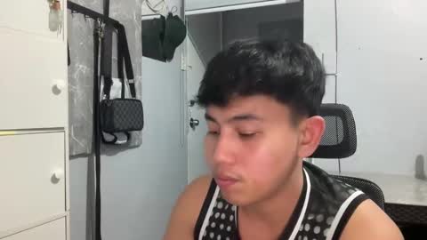 Snapshot of xcigbatecum chatting on 11/23/25, 07:35 Charlie online show from 11/23/25, 07:35