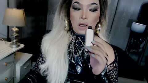 Zhavia online show from 01/15/26, 02:43