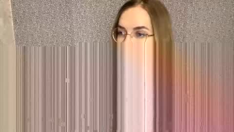 Snapshot of xelindria chatting on 12/17/25, 02:39 Helen online show from 12/17/25, 02:39