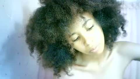 xenna610827 online show from 02/04/25, 08:35