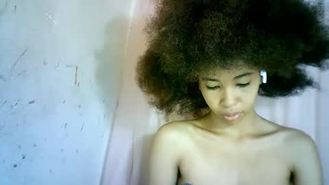 xenna610827 online show from 02/18/25, 06:15