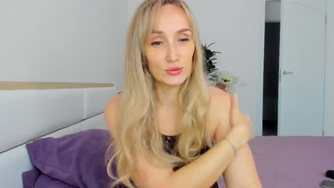 Snapshot of xf33tx chatting on 02/09/25, 10:20 xf33tx online show from 02/09/25, 10:20