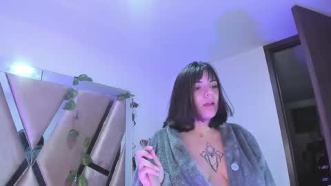 hinata  online show from 01/04/25, 01:52