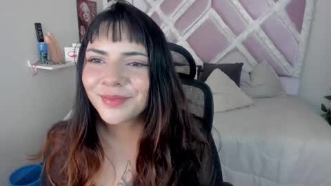 hinata  online show from 02/15/26, 08:05