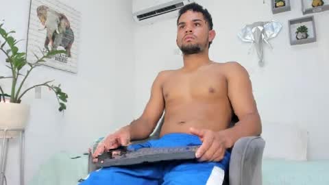 Snapshot of xhj_gambaru chatting on 04/07/26, 12:27 Gambaru online show from 04/07/26, 12:27