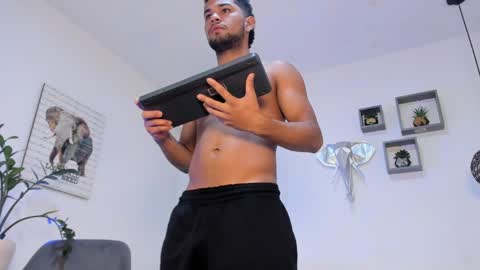 Snapshot of xhj_gambaru chatting on 04/08/26, 11:10 Gambaru online show from 04/08/26, 11:10