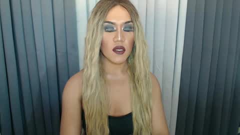 GWEN THOMPSON .......   online show from 12/15/24, 03:09