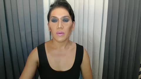 GWEN THOMPSON .......   online show from 12/24/24, 05:05