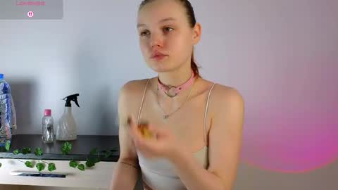 Luna and Lina online show from 02/06/26, 04:06