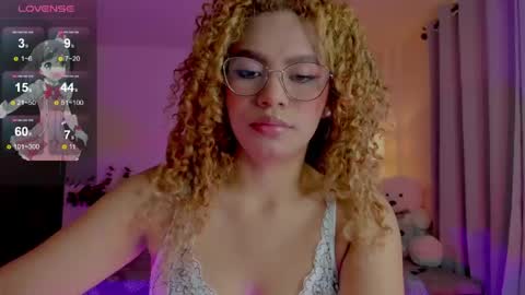 Snapshot of ximena_sotto1 chatting on 05/10/26, 06:13 camila online show from 05/10/26, 06:13