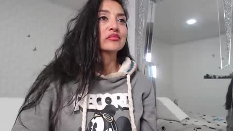 ximena suarez online show from 02/27/25, 04:20