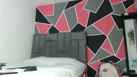 ximena suarez online show from 11/11/25, 04:40