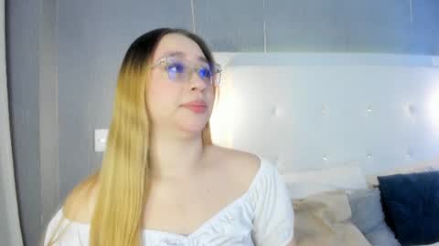 Snapshot of ximenanoah chatting on 07/02/26, 12:22 ximena online show from 07/02/26, 12:22