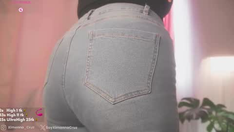 Snapshot of ximenna_cruz_ chatting on 03/12/25, 06:44 Xime Independent Artist online show from 03/12/25, 06:44