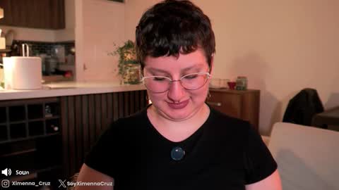 Snapshot of ximenna_cruz_ chatting on 09/15/25, 10:10 Xime Independent Artist online show from 09/15/25, 10:10