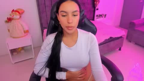 xiomara_cortes online show from 12/19/25, 07:32