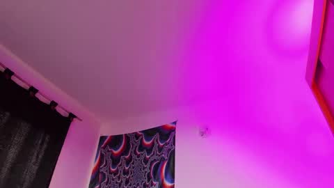 Snapshot of xizette_rotic chatting on 03/08/25, 06:37 xizette online show from 03/08/25, 06:37