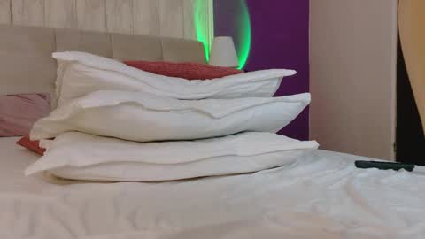 Kim online show from 04/12/26, 12:37