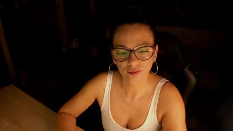 Lara online show from 04/04/26, 08:06