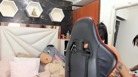 Snapshot of xlmena_slut chatting on 12/19/24, 10:32 Ximena online show from 12/19/24, 10:32