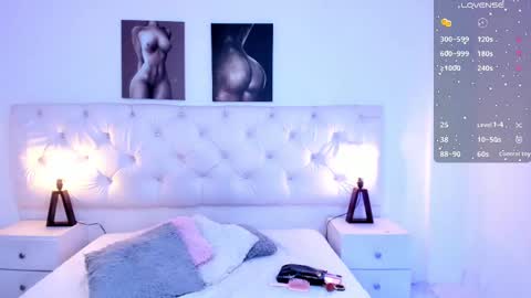 Snapshot of xlmena_slut chatting on 10/30/25, 12:56 Ximena online show from 10/30/25, 12:56