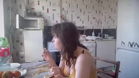 Luna online show from 04/15/26, 04:41