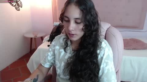 lunna online show from 02/06/25, 07:51