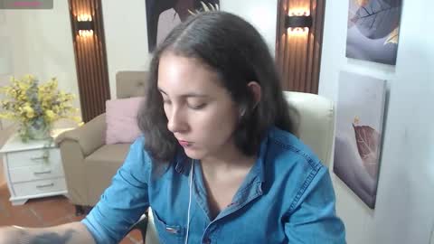 lunna online show from 10/22/25, 08:30