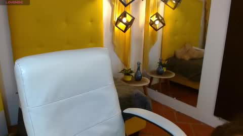 lunna online show from 11/27/25, 07:49