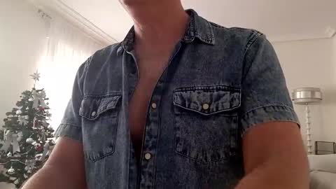 Snapshot of xman4you69 chatting on 12/31/24, 03:31 xman4you69 online show from 12/31/24, 03:31