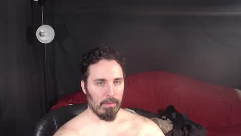 Snapshot of xmetalstudx chatting on 03/10/25, 05:43 MetalstudMaster online show from 03/10/25, 05:43