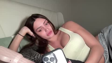 Snapshot of xoharperr chatting on 11/11/25, 12:43 Harper online show from 11/11/25, 12:43