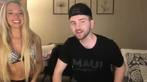 xoprincesspeachxo online show from 12/14/25, 11:20