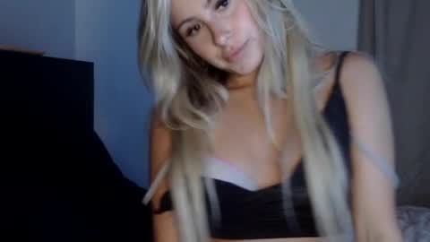 Lacey Loo online show from 07/10/26, 01:43