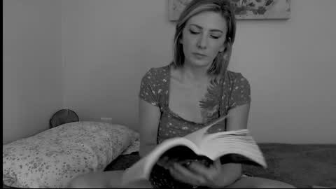 xpbunni online show from 09/09/25, 04:17