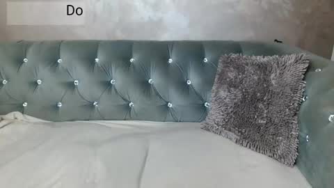 Snapshot of xqueencarox chatting on 11/01/25, 01:51 xqueencarox online show from 11/01/25, 01:51