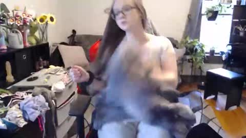 Snapshot of xqueenkendrax chatting on 06/01/26, 10:44 xqueenkendrax online show from 06/01/26, 10:44