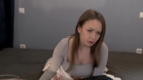 Snapshot of xsexycouples chatting on 02/05/25, 12:53 AnnaMaee online show from 02/05/25, 12:53