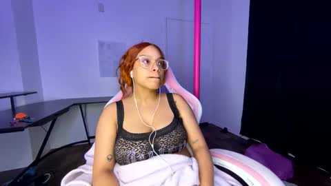 xStarGazingx online show from 05/22/26, 07:15