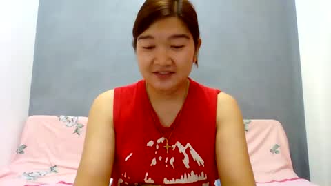 Snapshot of xsweetiemajax chatting on 12/04/25, 01:48 HI IM PAULINE online show from 12/04/25, 01:48