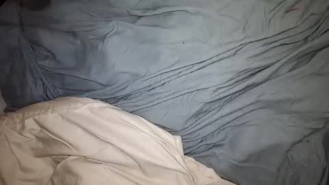 Snapshot of xtclover85 chatting on 02/11/26, 01:43 xtclover85 online show from 02/11/26, 01:43