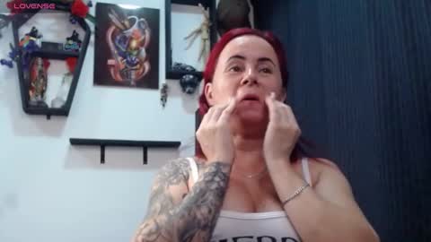 Eva evee milf online show from 01/07/25, 01:17