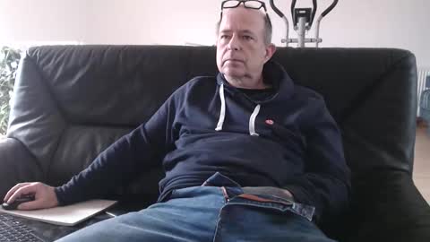 xtommix69 online show from 12/14/25, 10:09