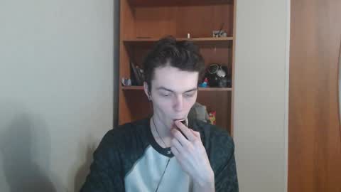 traqqq online show from 10/11/25, 09:02