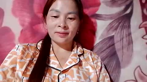 Snapshot of xuxulove00 chatting on 10/04/25, 01:36 xuxulove00 online show from 10/04/25, 01:36