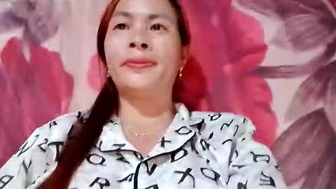 Snapshot of xuxulove00 chatting on 10/13/25, 04:45 xuxulove00 online show from 10/13/25, 04:45