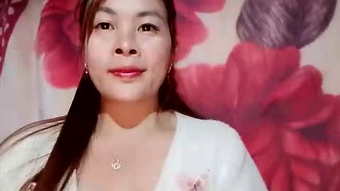 Snapshot of xuxulove00 chatting on 12/04/25, 01:48 xuxulove00 online show from 12/04/25, 01:48