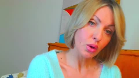 xvaleriax0 online show from 02/13/26, 06:37