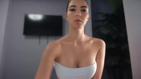 Snapshot of xvsesss chatting on 12/12/24, 02:26 LagerthaLove online show from 12/12/24, 02:26